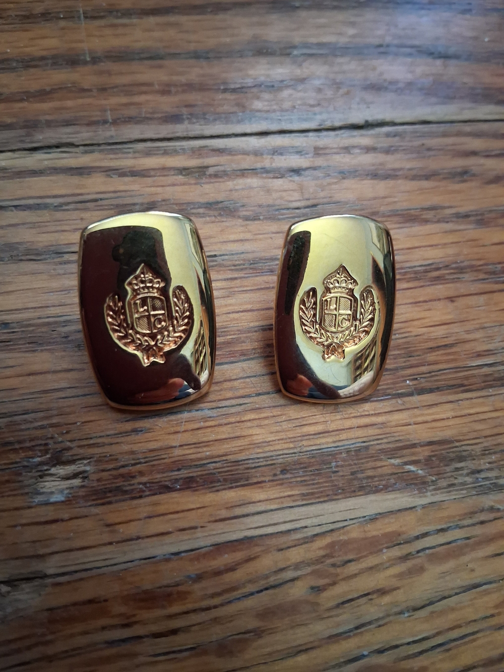 Vintage Liz Claiborne Gold-Tone Ingot Earrings Featuring A Crest Logo